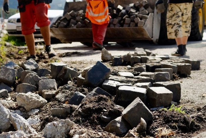 Ilustračný obrázok k článku Vodiči, POZOR! Na Ružinovskej ulici budú obmedzenia a UZÁVERA