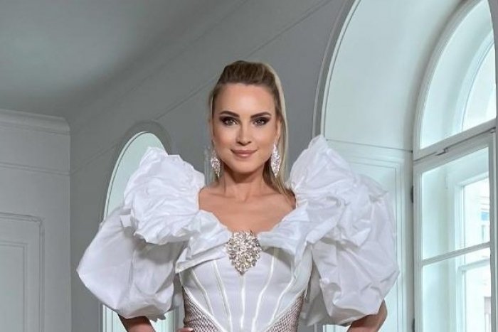 Ilustračný obrázok k článku Vyvolala KONTROVERZIU: Erika Judínyová moderovala Smotánku v poriadne ODVÁŽNOM outfite! FOTO