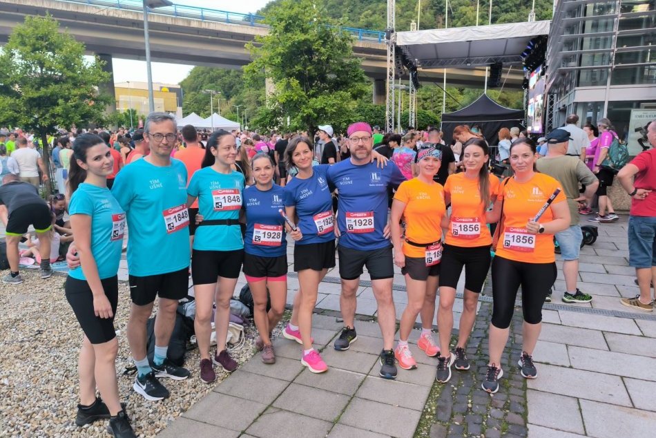 Ilustračný obrázok k článku Zdravotníci zostali verní svojej PROFESII: Keď uvidíte NÁZVY bežeckých ŠTAFIET, pochopíte