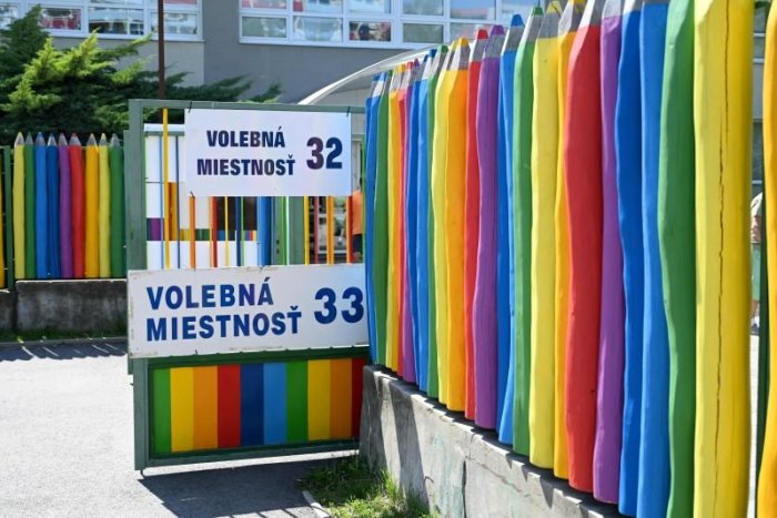 Ilustračný obrázok k článku PRIESKUM: Mladí Slováci veria EÚ viac než vláde, ale voliť ich chodí veľmi málo