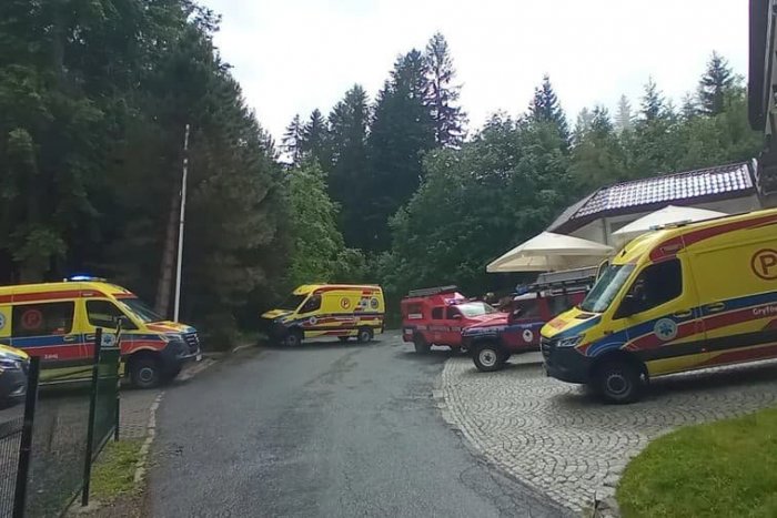 Ilustračný obrázok k článku BLESK udrel do skupiny 24 turistov, medzi nimi sú deti! Traja ľudia skončili v nemocnici