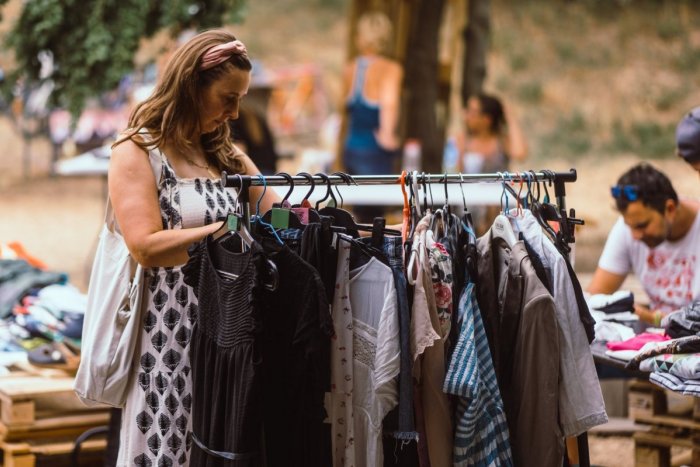 Ilustračný obrázok k článku Chýba vám niečo v ŠATNÍKU? V srdci Slovenska bude BURZA s oblečením, obuvou aj hračkami