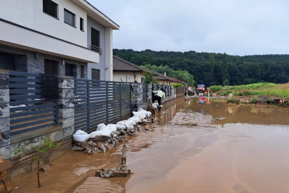 Ilustračný obrázok k článku V Nitre opäť MIMORIADNA situácia! Ulica Nad Hrabinou skončila pod vodou, zasadne KRÍZOVÝ štáb, FOTO