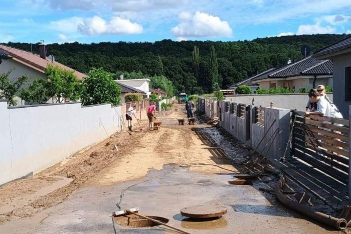 Ilustračný obrázok k článku Radnica vyzýva na PODPORU obyvateľov KYNEKU. 13 ľudí ŽIADA humanitárnu POMOC