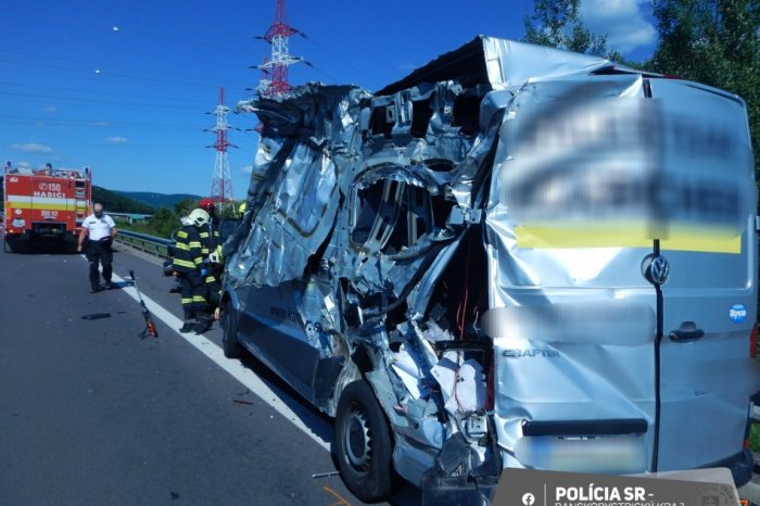 Ilustračný obrázok k článku ČO robiť pri nehode na diaľnici? Štyri PRAVIDLÁ, ktorými sa treba riadiť