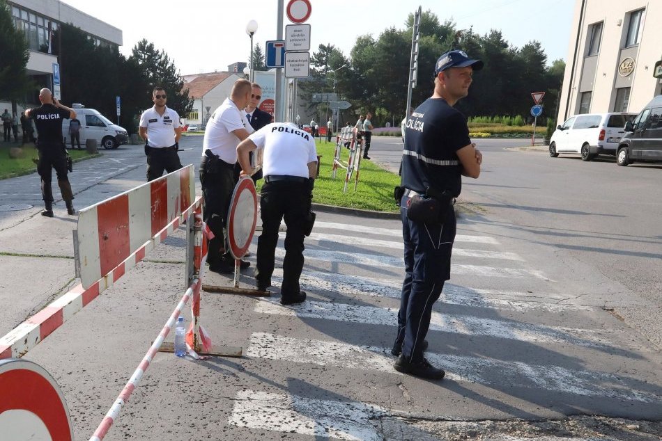 Ilustračný obrázok k článku Desiatky policajtov aj rozmiestnené barikády: Pre rokovanie vlády platia PRÍSNE opatrenia, FOTO