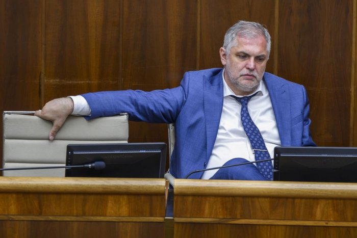 Ilustračný obrázok k článku PRIZNANIE chyby v priamom prenose: Michelko prehodnotil svoje slová o moderátoroch