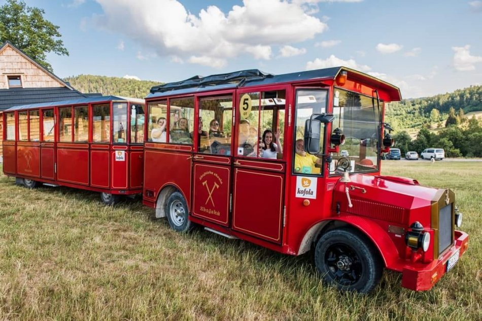 Ilustračný obrázok k článku Krásy GEMERA spoznáte so Zbojníckou strelou: Turistov odvezie na TROCH trasách