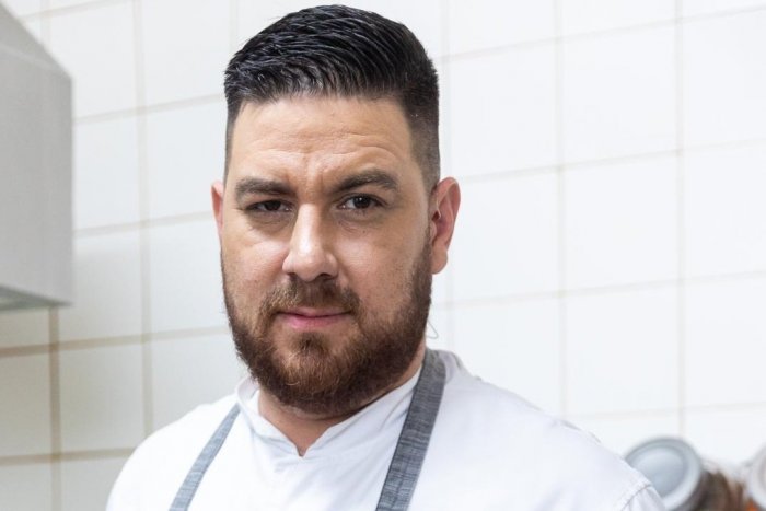 Ilustračný obrázok k článku Martin Novák musel ísť pod nôž, je po OPERÁCII: Kedy začnú natáčať NOVÚ sériu Na nože?