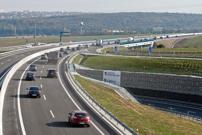 Ilustračný obrázok k článku Po diaľnici BEZ známky: Vieme, ODKEDY budete po popradskom úseku jazdiť ZADARMO!