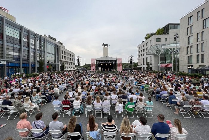 Ilustračný obrázok k článku Máte už PROGRAM na víkend? SND uzavrie divadelnú sezónu open air galakoncertom!