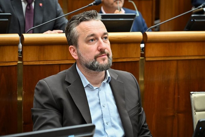 Ilustračný obrázok k článku Ľuboša Blahu zasiahla tvrdá RANA: ZOMREL jeho skvelý priateľ a uznávaný profesor