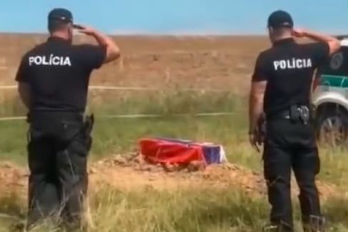 Ilustračný obrázok k článku DOJEMNÁ rozlúčka so štvornohým policajtom: Maxík, ďakujeme za tvoju službu, VIDEO