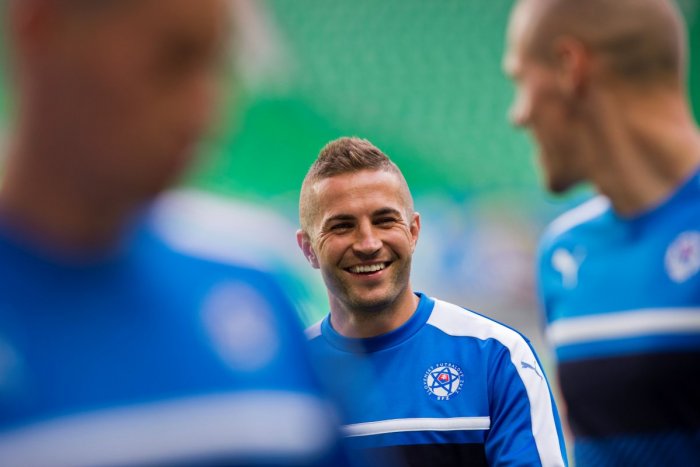 Ilustračný obrázok k článku Stano Šesták v roli komentátora o brankárovi Anglicka: Zaslúžil by si jednu otcovskú!