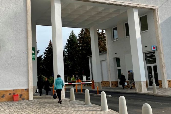 Ilustračný obrázok k článku Internet ŠOKOVALI zábery na pacientku v ŽALOSTNOM stave: Bojnická nemocnica sa bráni