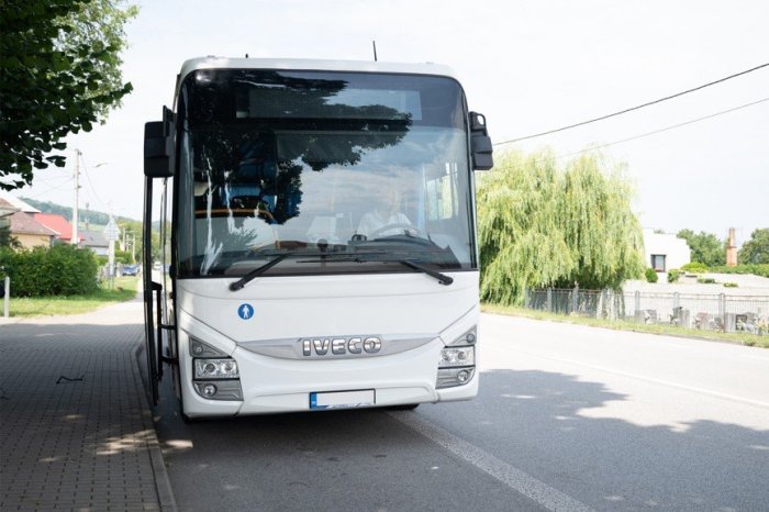Ilustračný obrázok k článku Krajský poslanec o trase, kde došlo k nehode autobusu: Je NEVHODNÁ pre bezpečnú premávku!