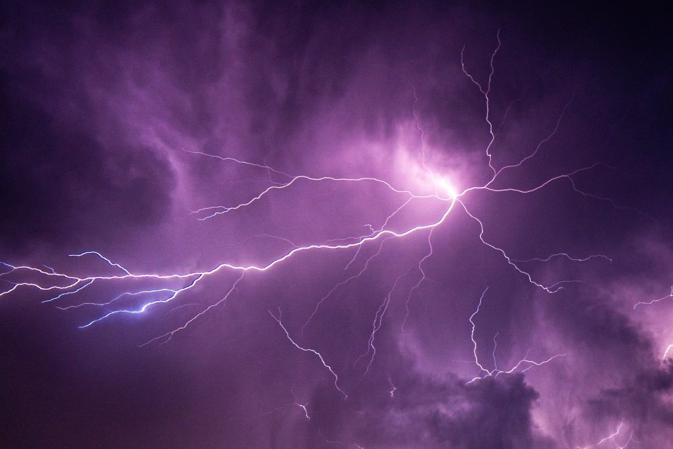 Ilustračný obrázok k článku Košice a okolie môžu zasiahnuť PRUDKÉ lejaky: Výstraha platí v TOMTO čase