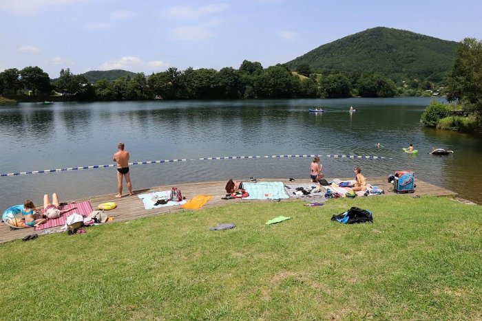 Ilustračný obrázok k článku Farba, ZÁPACH, aj okolie: Viete, ČO si máte všímať skôr, než skočíte do jazera?