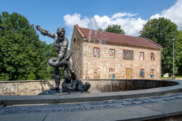 Ilustračný obrázok k článku V Snine majú problém: Z fontány pri kaštieli uniká voda a spôsobuje vysoké straty