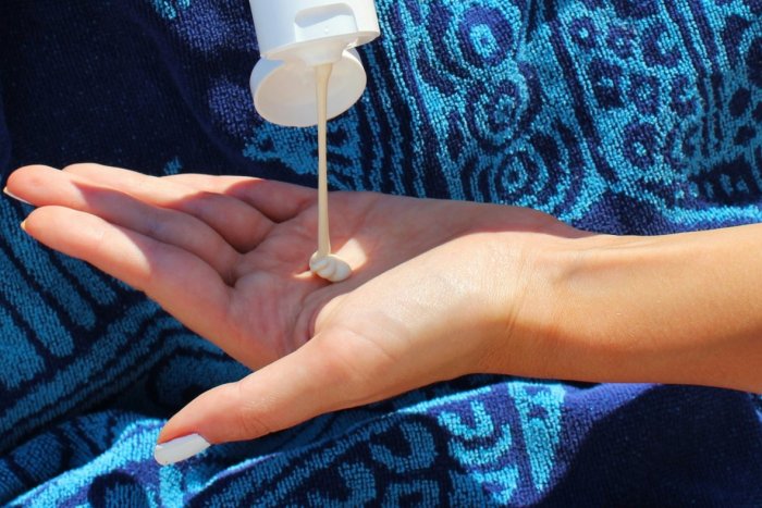 Ilustračný obrázok k článku Je tu nový trend, ľudia si vyrábajú domáce opaľovacie krémy: Odborníci VARUJÚ!