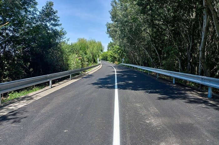 Ilustračný obrázok k článku Vodiči sa potešia, nevyhovujúci stav bude minulosť: V okolí Štrby vynovia cestu