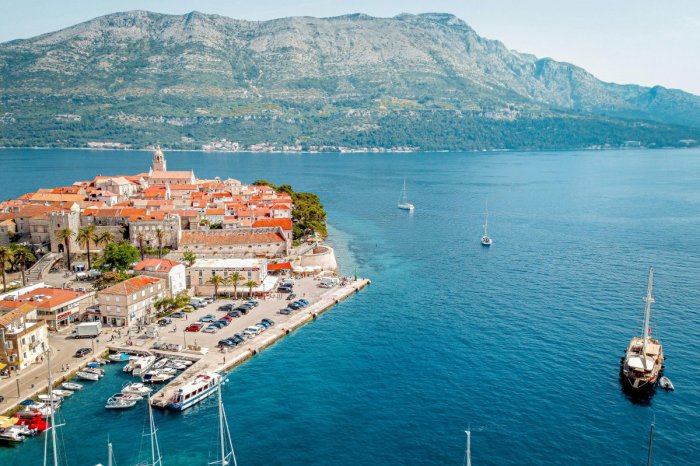 Ilustračný obrázok k článku NECHUTNÉ, čo objavili vo vode: More v obľúbenej lokalite v Chorvátsku je plné VÝKALOV!