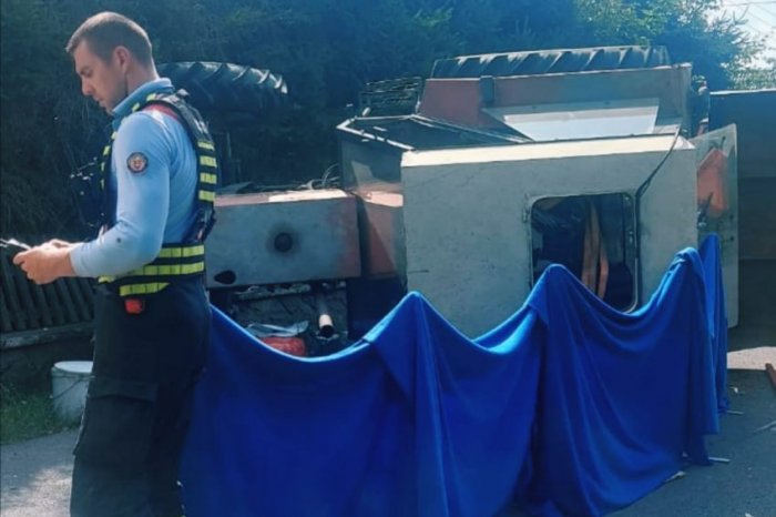 Ilustračný obrázok k článku AKTUALITA pre vodičov: Štátnu cestu UZAVRELI, horí tam TRAKTOR