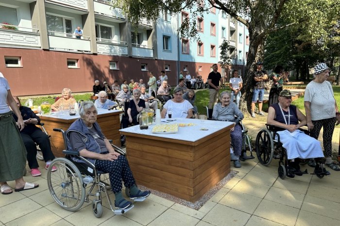 Ilustračný obrázok k článku Bystrica má novú ODDYCHOVÚ a BEZABARÍEROVÚ zónu: Poslúži seniorom aj deťom, FOTO