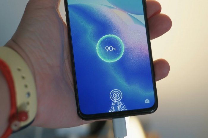 Ilustračný obrázok k článku Ničí sa baterka, skracuje jej životnosť: VÄČŠINA ľudí robí pri nabíjaní mobilu veľkú CHYBU