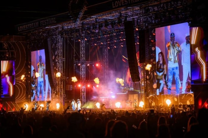 Ilustračný obrázok k článku Lovestream PRERUŠILI kvôli búrke a bleskom, po hodine pokračoval v daždi