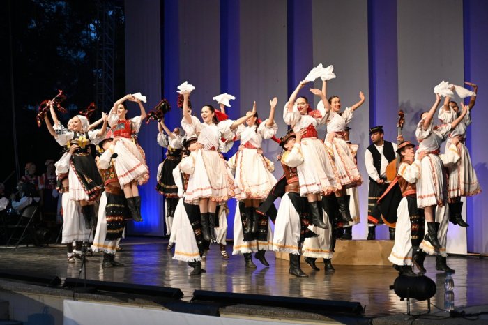 Ilustračný obrázok k článku Veľkolepé FINÁLE Bratislavského kultúrneho leta: Príde aj legendárna Lúčnica