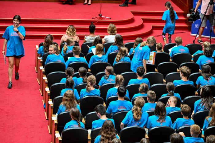 Ilustračný obrázok k článku Detská univerzita sa blíži k záveru: Deti čaká veľká slávnosť! Prichádza PROMÓCIA