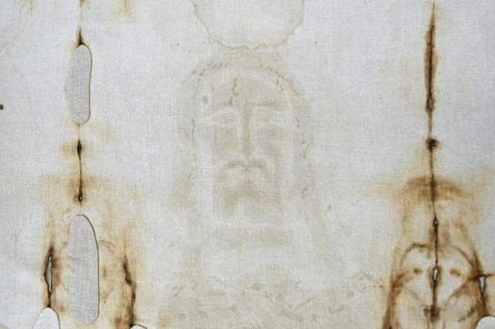 Ilustračný obrázok k článku Turínske plátno? Vedci majú nový DÔKAZ, podľa ktorého v ňom naozaj mohol byť pochovaný Ježiš!