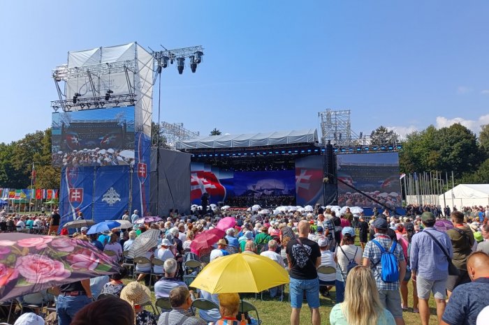 Ilustračný obrázok k článku Oslavy SNP majú byť VEĽKOLEPÉ: Ministerstvo sľubuje BOHATÝ program, ATRAKCIE aj PREKVAPENIA