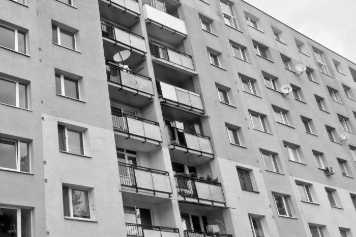 Ilustračný obrázok k článku Prvé INFO o DESIVOM objave: Na balkóne v krajskom meste našli MŔTVU ženu