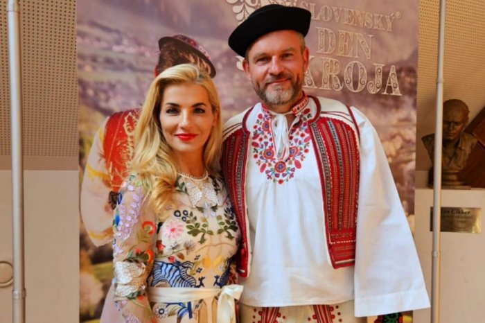 Ilustračný obrázok k článku Slovenský deň KROJA pútal OUTFITMI: Nahodili sa Šimkovičová i Pellegrini, FOTO