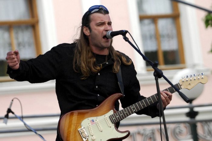 Ilustračný obrázok k článku Bude to hit jesene? Braňo Mojsej má novú pieseň, spieva o láske, čo zvíťazí nad alkoholom