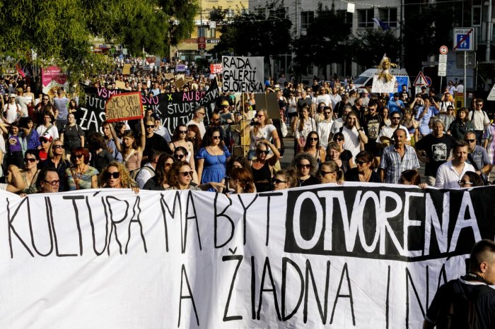 Ilustračný obrázok k článku Časť kultúrnej obce sa už nechce nečinne prizerať: Vyhlásila ŠTRAJKOVÚ pohotovosť!