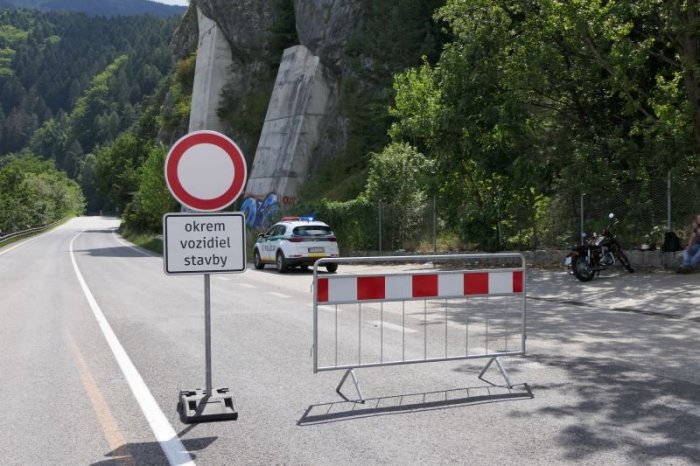 Ilustračný obrázok k článku Premávku pod Strečnom od pondelka opäť čiastočne OBMEDZIA