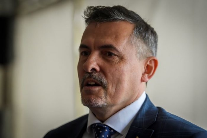 Ilustračný obrázok k článku Syn Lukáša Machalu NAPADOL policajtov, prednedávnom OKRADOL dôchodkyňu: Čo na to jeho otec?