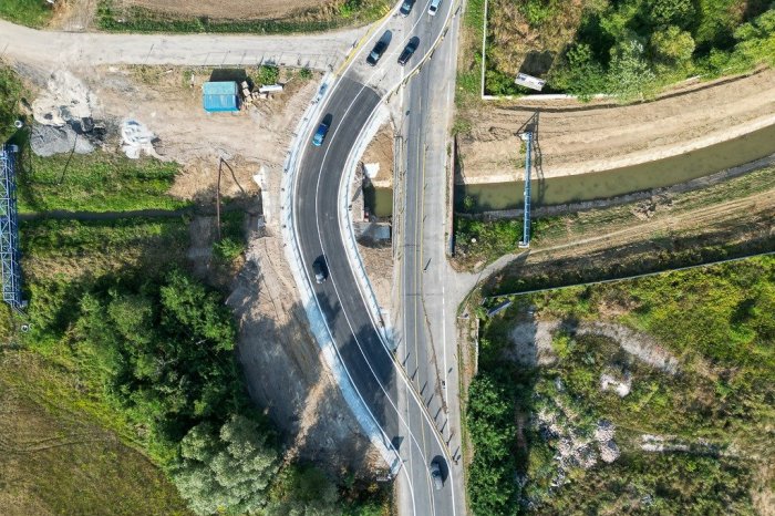 Ilustračný obrázok k článku Dobré správy pre vodičov: Dočasné premostenie medzi Holíčom a Skalicou je opäť PREJAZDNÉ