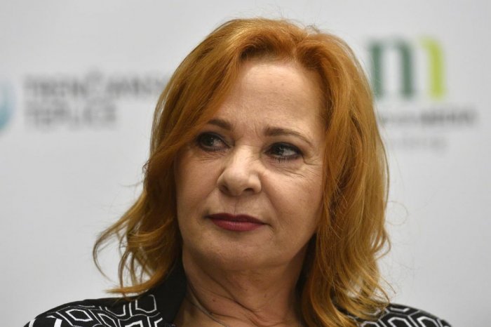 Ilustračný obrázok k článku OBROVSKÝ žiaľ Kamily Magálovej: Zomrel jej syn Martin, podľahol zraneniam pri konskom póle