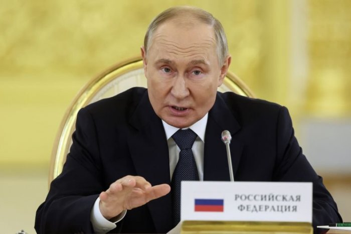 Ilustračný obrázok k článku Na tomto VIDEU sa bavia najmä Ukrajinci: Putin v štátnej televízii podal "DEMISIU"