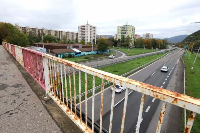 Ilustračný obrázok k článku Bystrica má ROZPOČET na rok 2025: Ujde sa na DOTÁCIE aj mosty v HAVARIJNOM stave