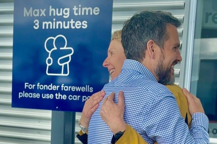 Ilustračný obrázok k článku Letisko zaviedlo KURIÓZNY limit: Cestujúci majú na objatia na rozlúčku iba zopár minút