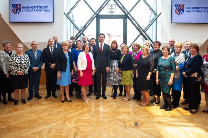 Ilustračný obrázok k článku Veľká POCTA pre 41 učiteľov a pedagogických zamestnancov: Dostali OCENENIA od Luntera, FOTO