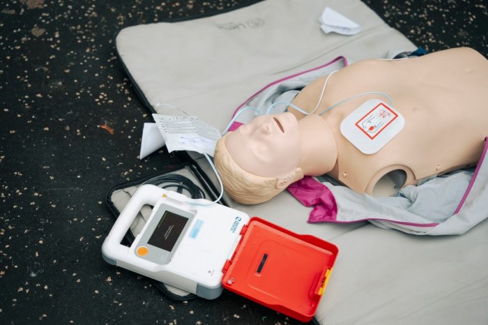 Ilustračný obrázok k článku Bezpečnejšie VRÁBLE: Nainštalovali TRETÍ defibrilátor