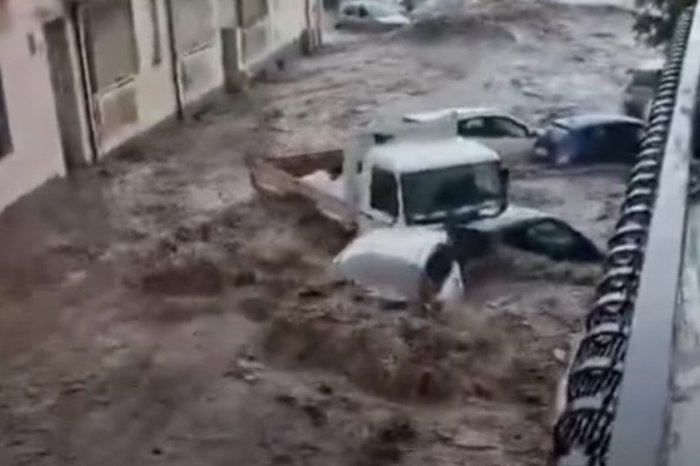 Ilustračný obrázok k článku KATASTROFA na Sicílii: Povodne sú tak silné, že voda strhla do MORA autá VIDEO