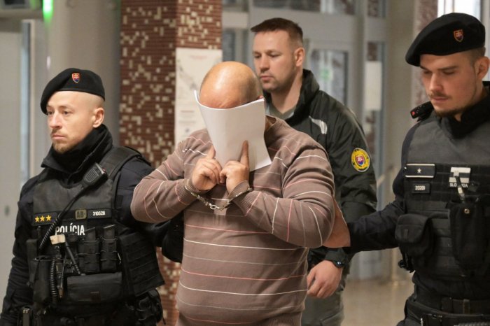 Ilustračný obrázok k článku Ide do väzby! Košického policajta, ktorý mal dobiť muža na smrť poslal sudca za mreže