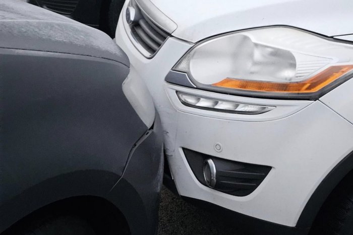 Ilustračný obrázok k článku KURIÓZNY náraz spustil vlnu HUMORU: Vodiči spomínajú PUBERTU aj slová známeho HITU